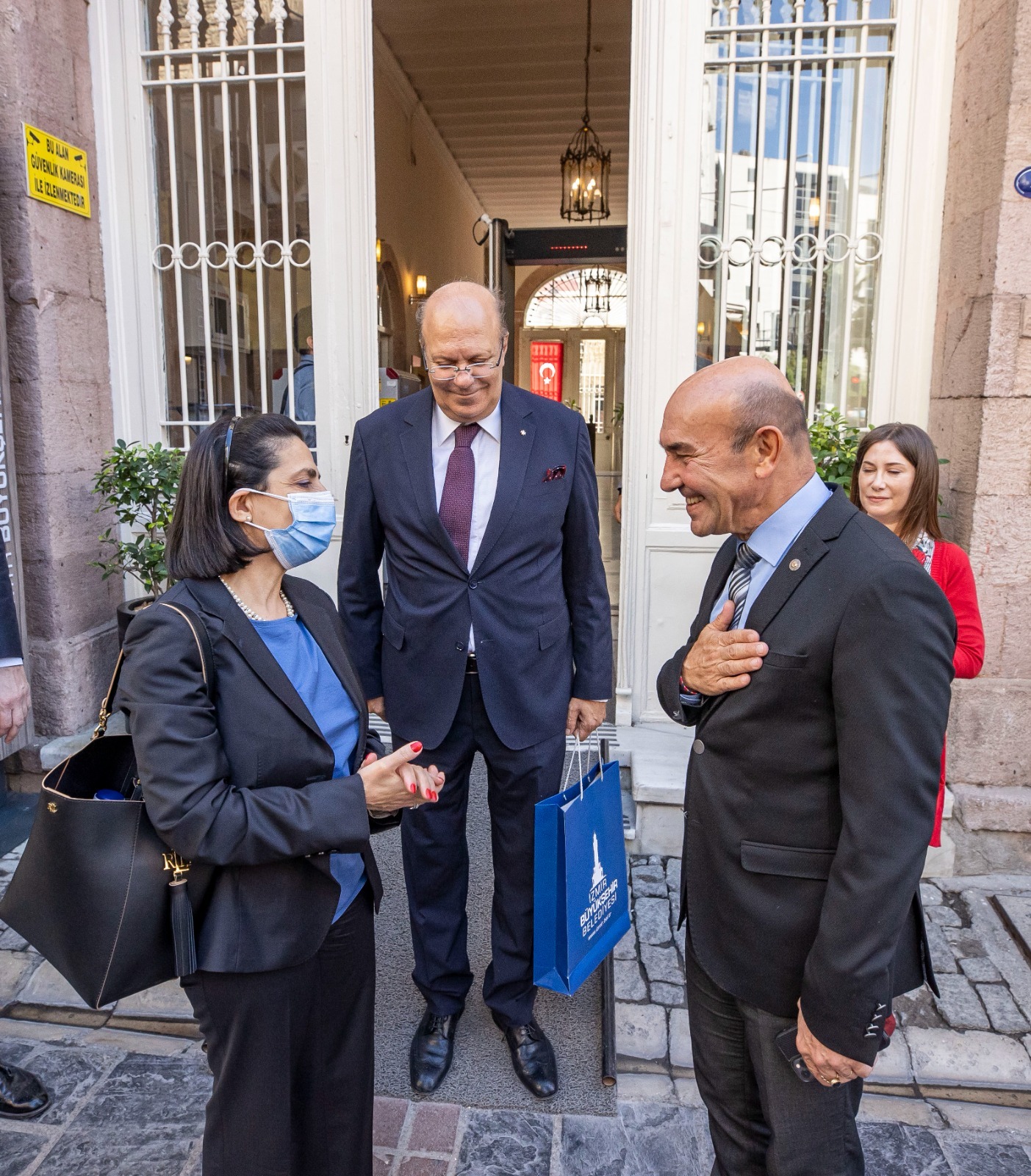 " İzmir'i Avrupa Kenti Olarak Görüyoruz"