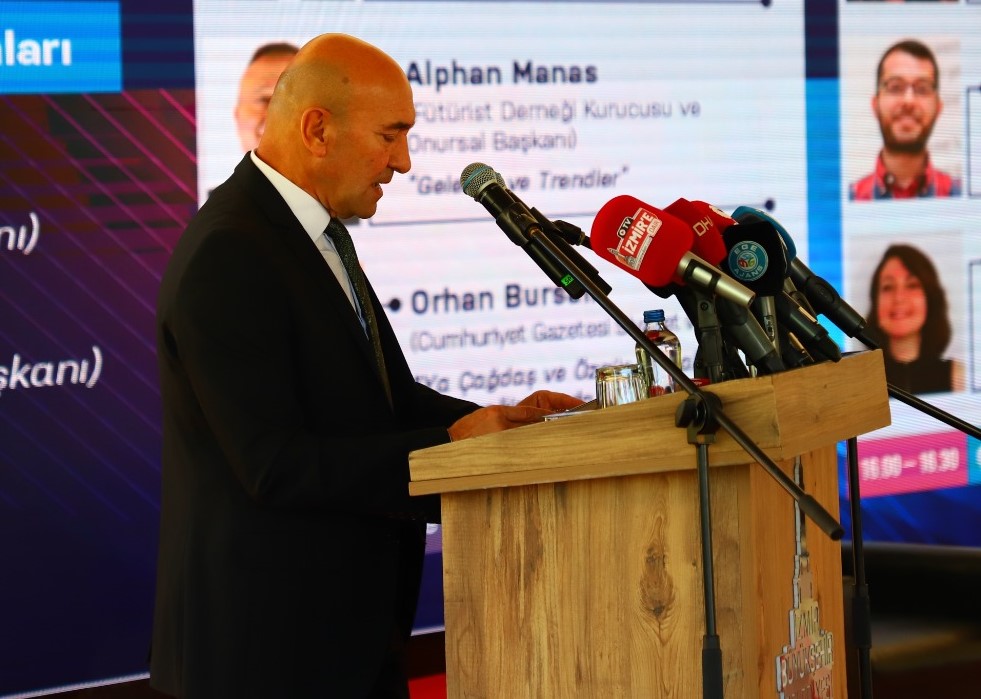 CHP Lideri Kılıçdaroğlu İzmir'deki Fütürizm Çalıştayı'nda konuştu: "Üniversiteler Gerçek Anlamda Birer Üniversite mi?"