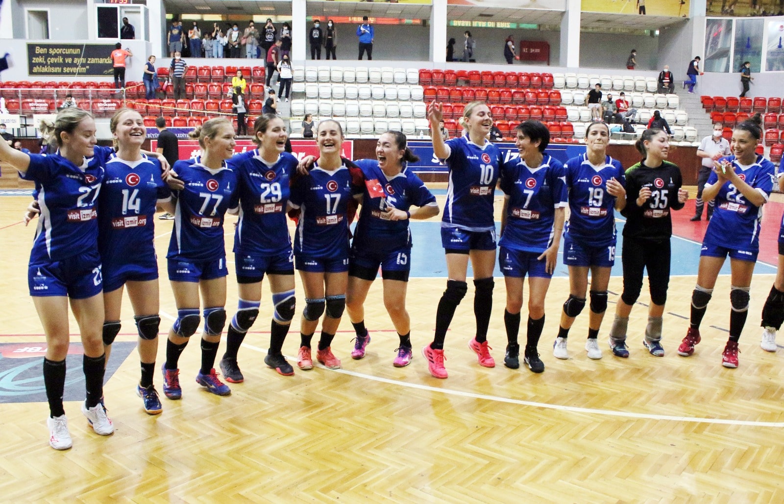 Kadın Hentbolunda İzmir Büyükşehir Belediyesi'ne Portekizli Rakip