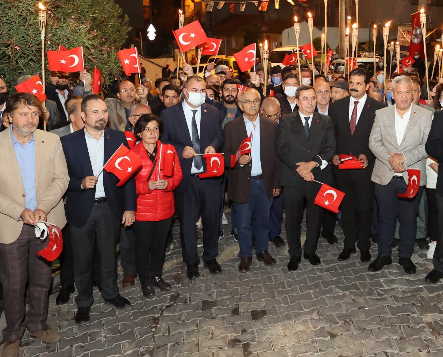 Batur: "Mustafa Kemal sevgimiz yüreğimizden gidemez"