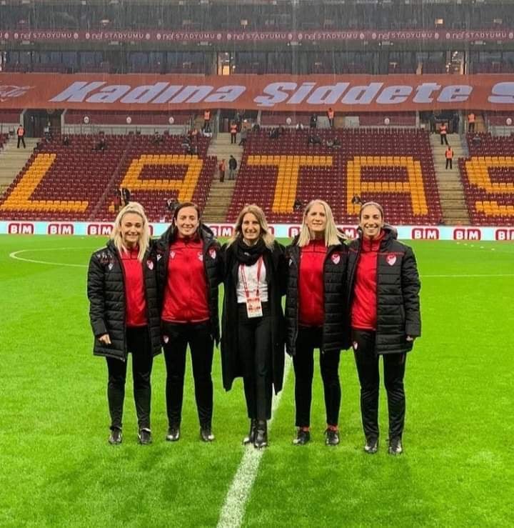 DÜNYA KUPASI BEKLE GELİYORLAR