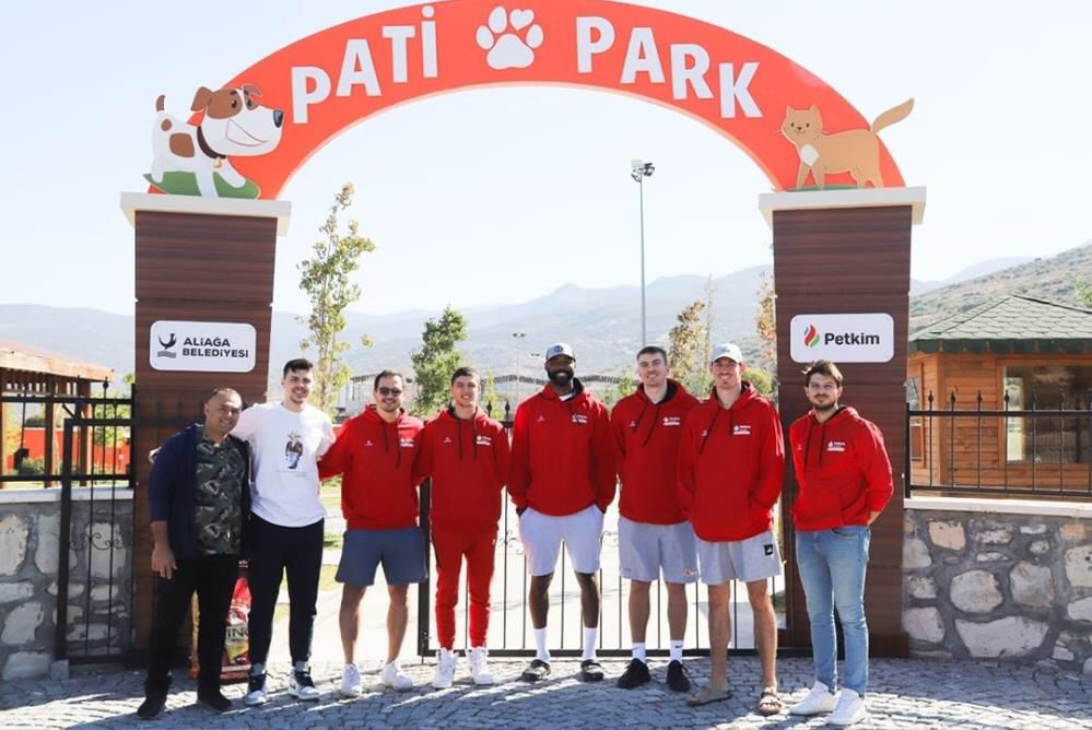 Basketbolcular Sevimli Dostlarla Moral Depoladı