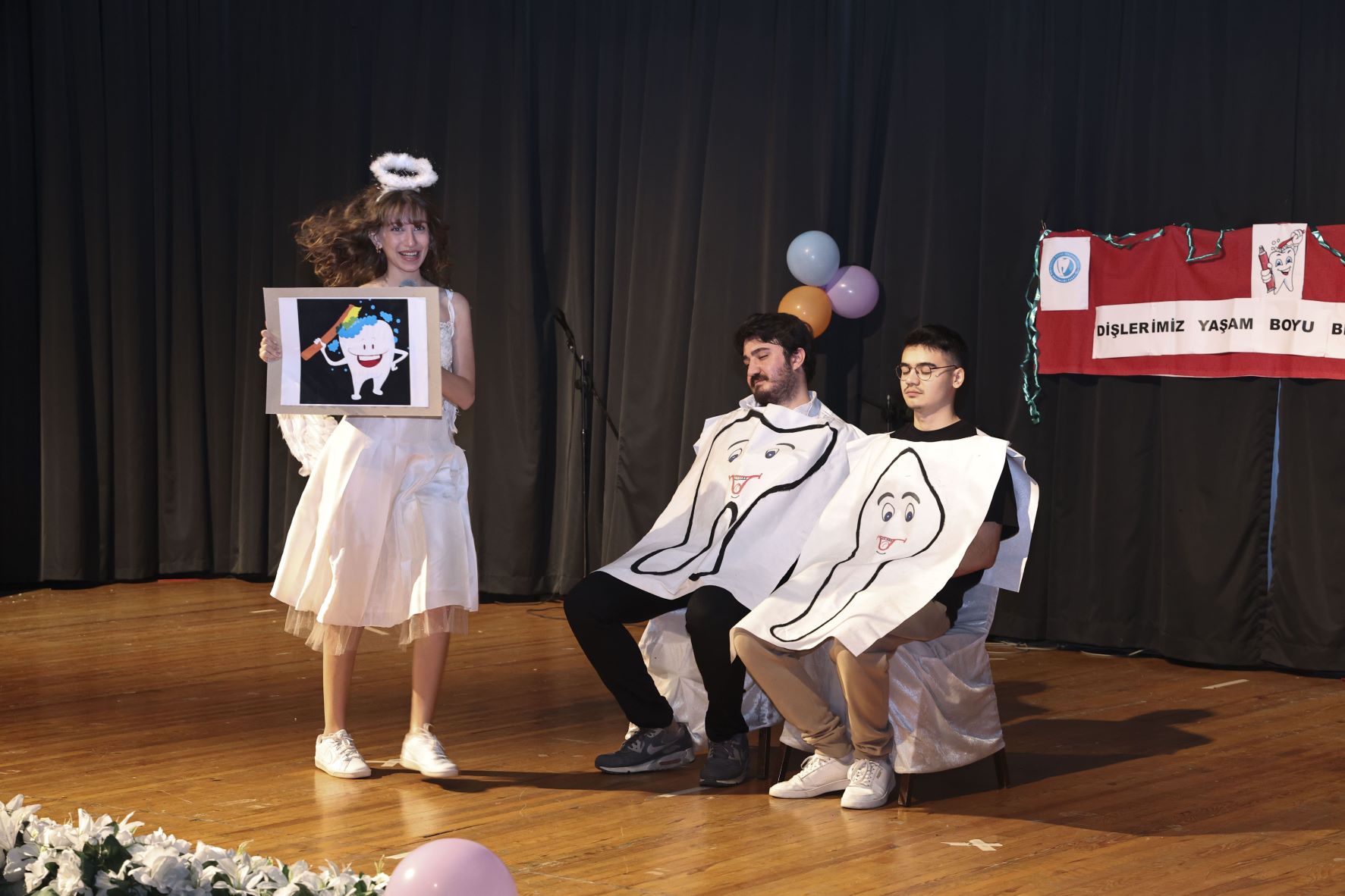 DEÜ Öğrencileri Kardeşlerine Diş Sağlığını oyun ile anlattı.