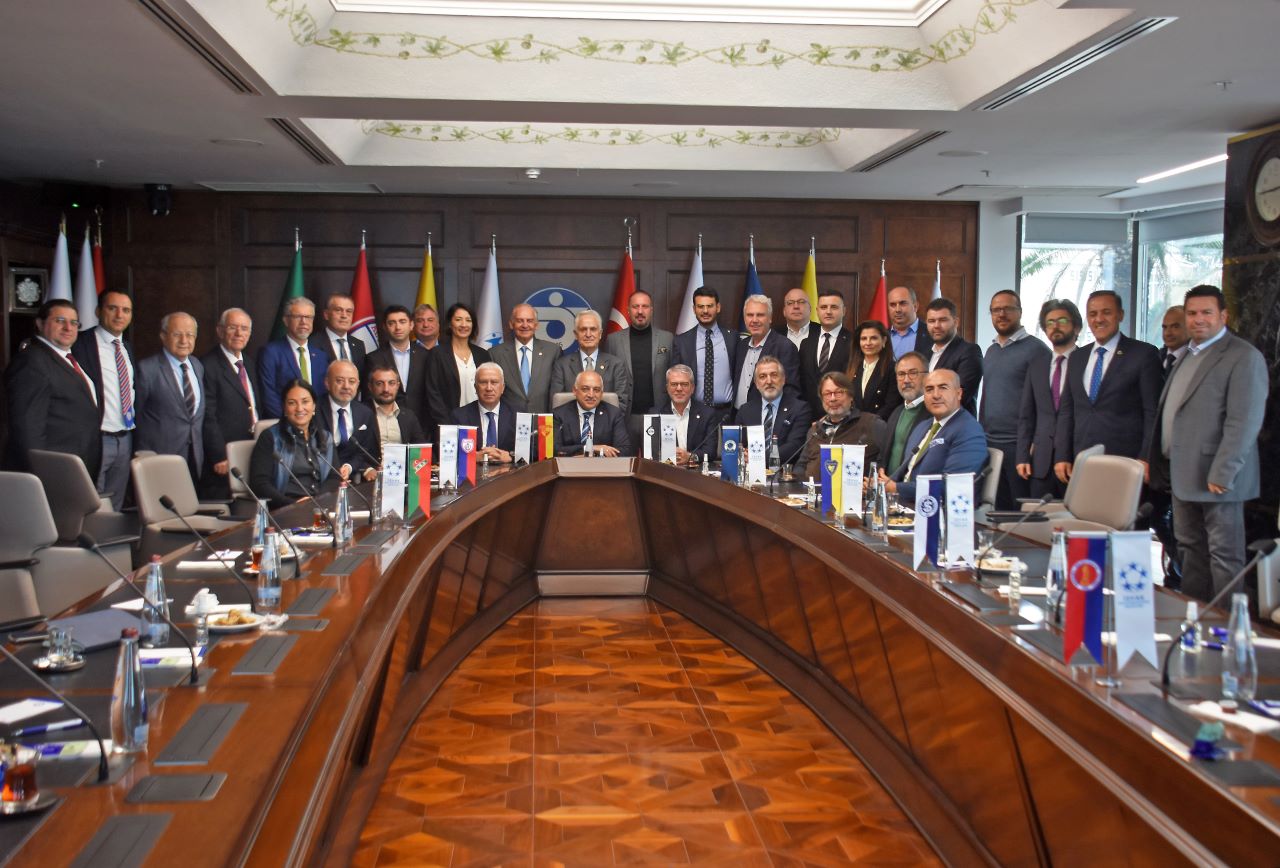 İzmir Kulüpleri Kol Kola, Omuz Omuza