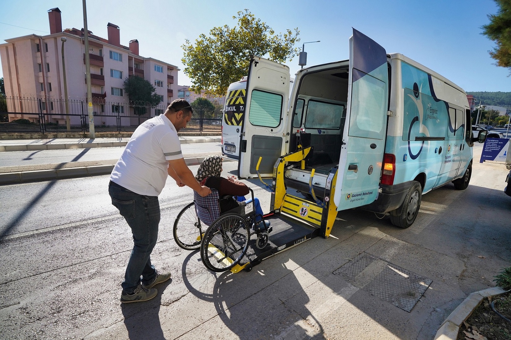 Gaziemir Belediyesi, sağlık hizmetleriyle fark yaratıyor