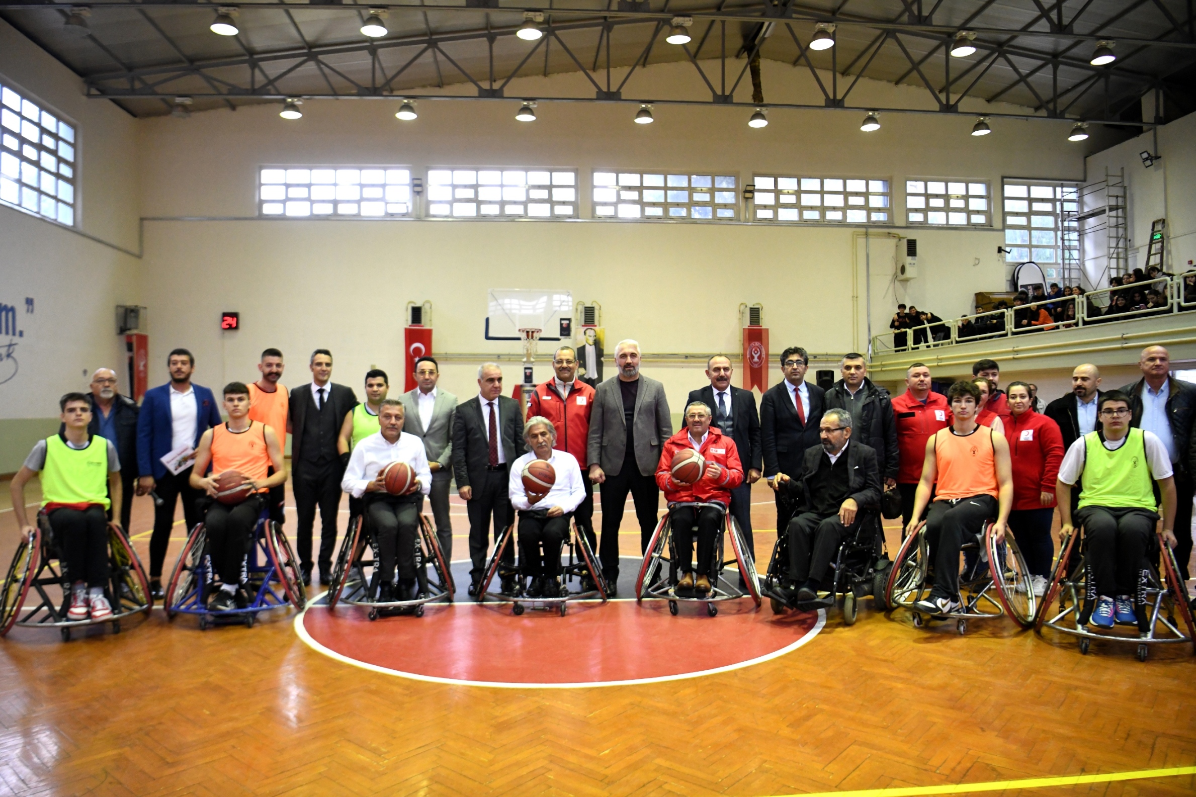 Bornova'da farkındalık yaratan maç