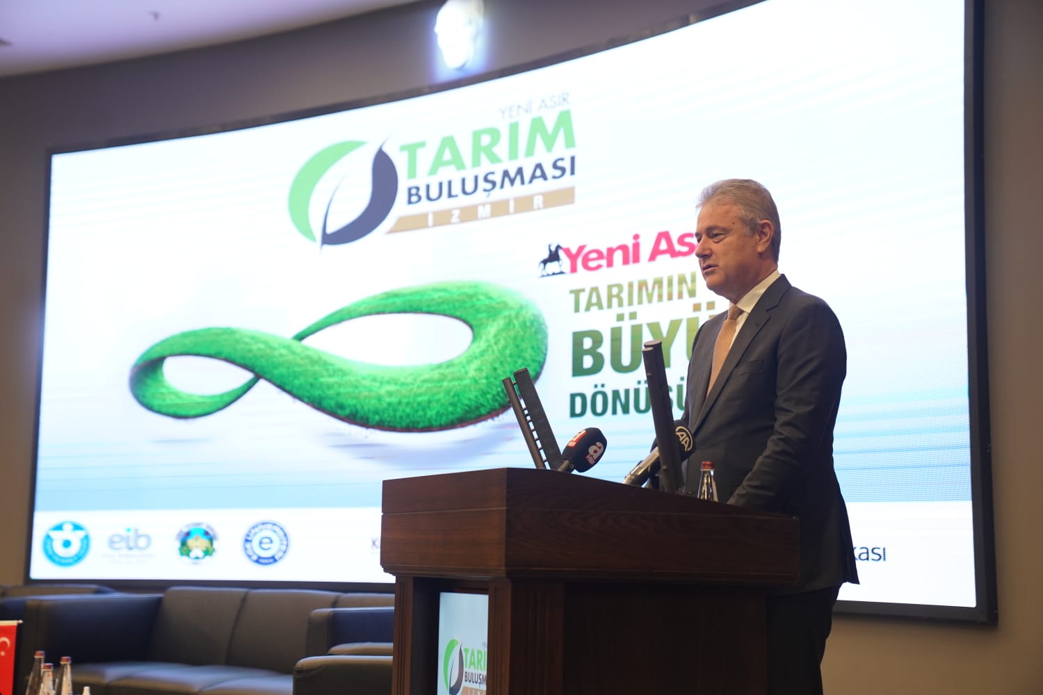 Rektör Budak, "Tohumculuk alanında dünyadaki uluslararası standartlarda 7 üniversiteden biriyiz"