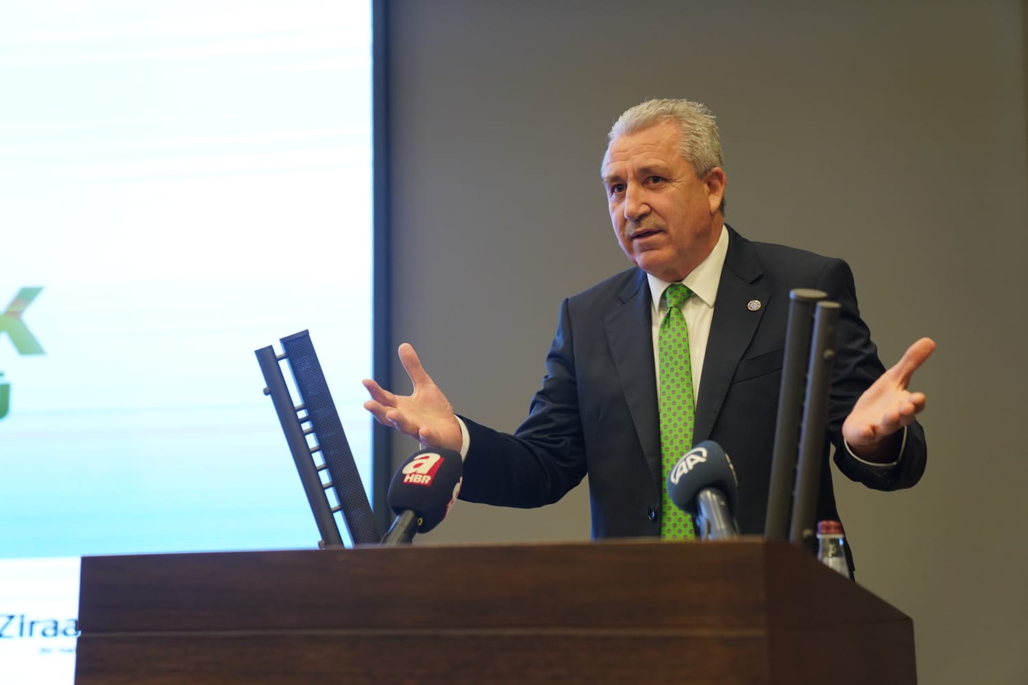 Rektör Budak, "Tohumculuk alanında dünyadaki uluslararası standartlarda 7 üniversiteden biriyiz"