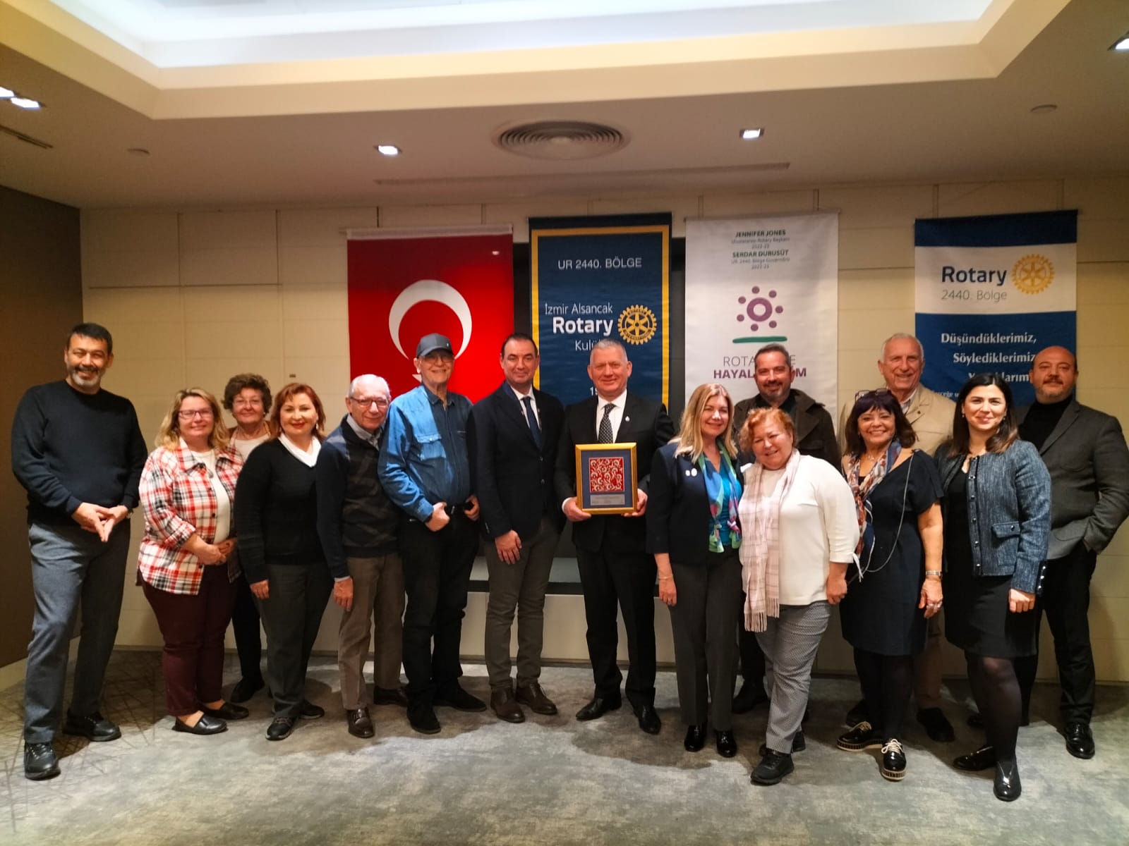 Alsancak Rotary'nin Meslekte Üstün Hizmet Ödülü sektörün üçüncü kuşak temsilcisine...