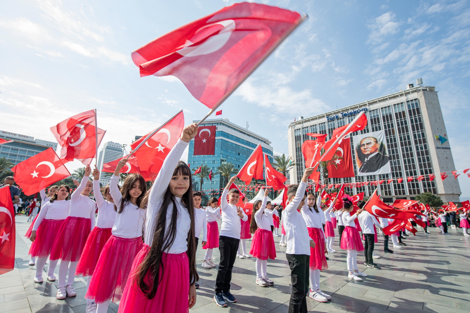 İzmir'de 23 Nisan coşkusu