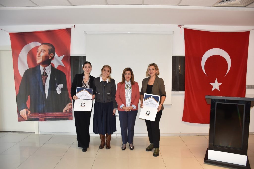 Demokrasi Üniversitesi “Kadına Yönelik Şiddet Türleri ve Adalete Erişim” Temalı Eğitim Düzenledi