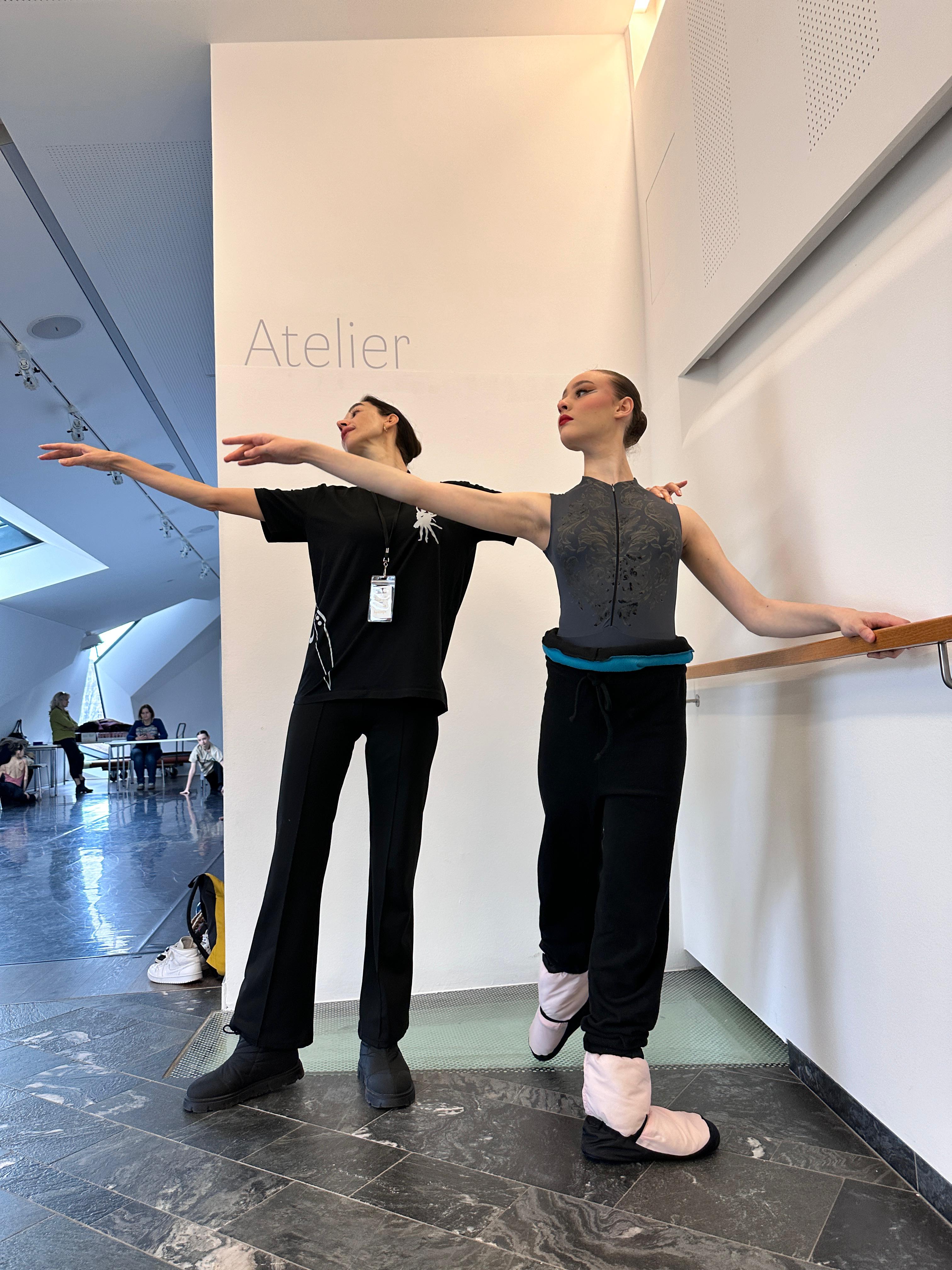 Avrupa'nın Bale Sahnesinde Parıldayan Yıldızlar: Dokuz Eylül Üniversitesi Öğrencileri Zaferle Dönüyor!