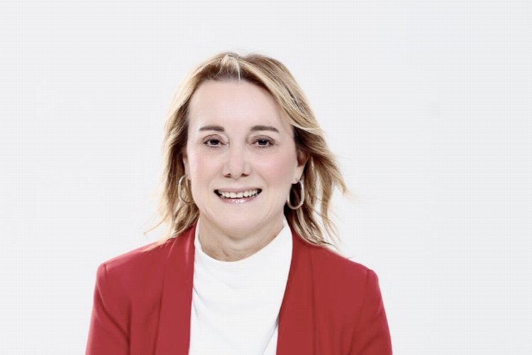 İzmir'de 8 kadın belediye başkanı seçimi kazandı