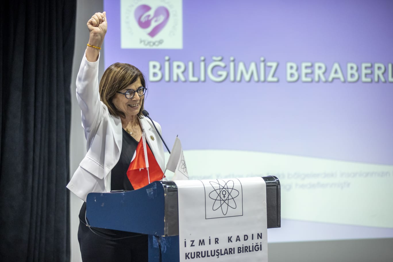 İzmir’li Kadınlar, Şükufe Nihal’in izinde..