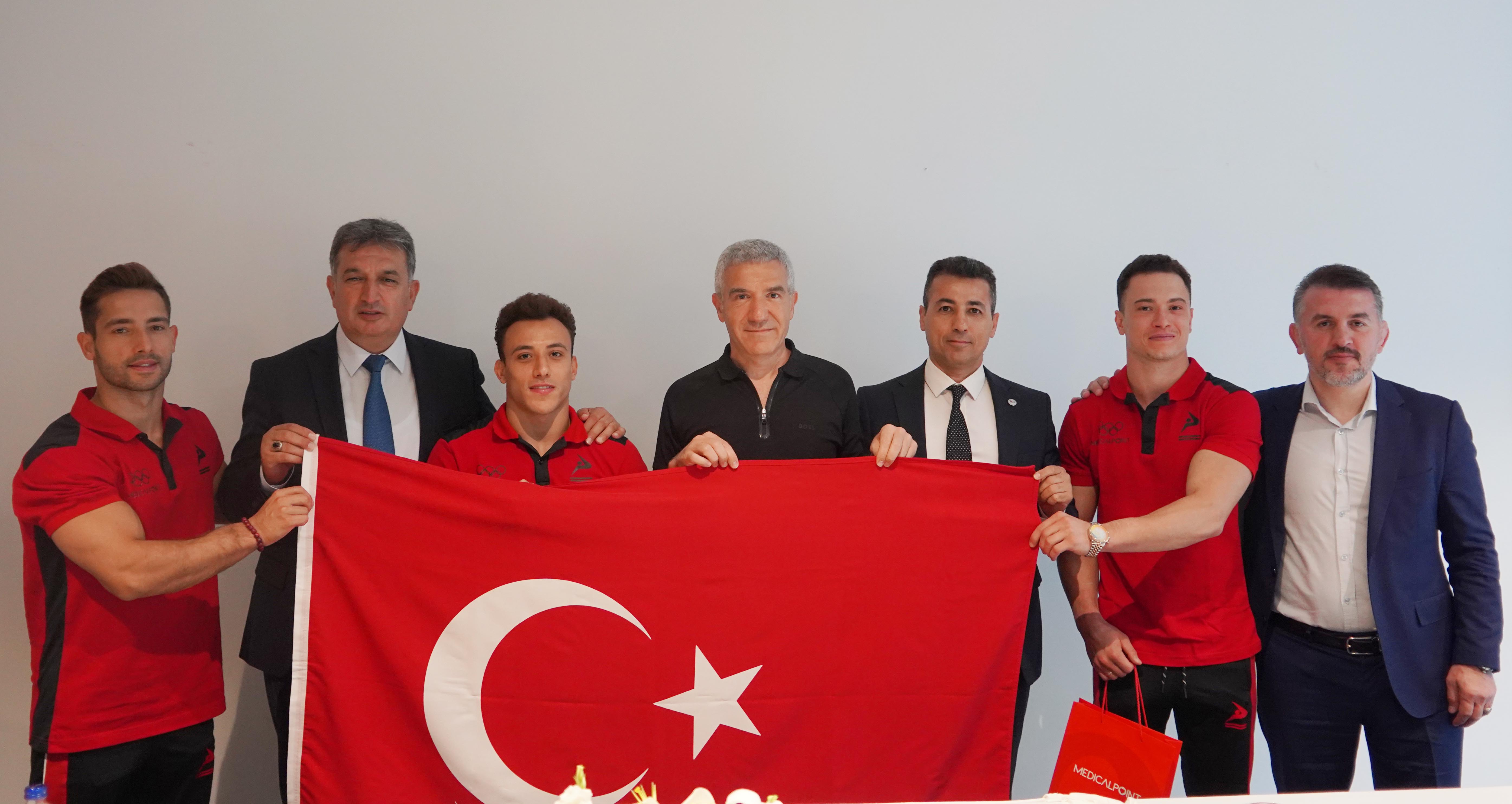 İzmir Ekonomi Üniversitesi Medical Point Hastanesi’nden Büyük Destek: Olimpik Sporcular Paris’te Türkiye’yi Temsil Edecek