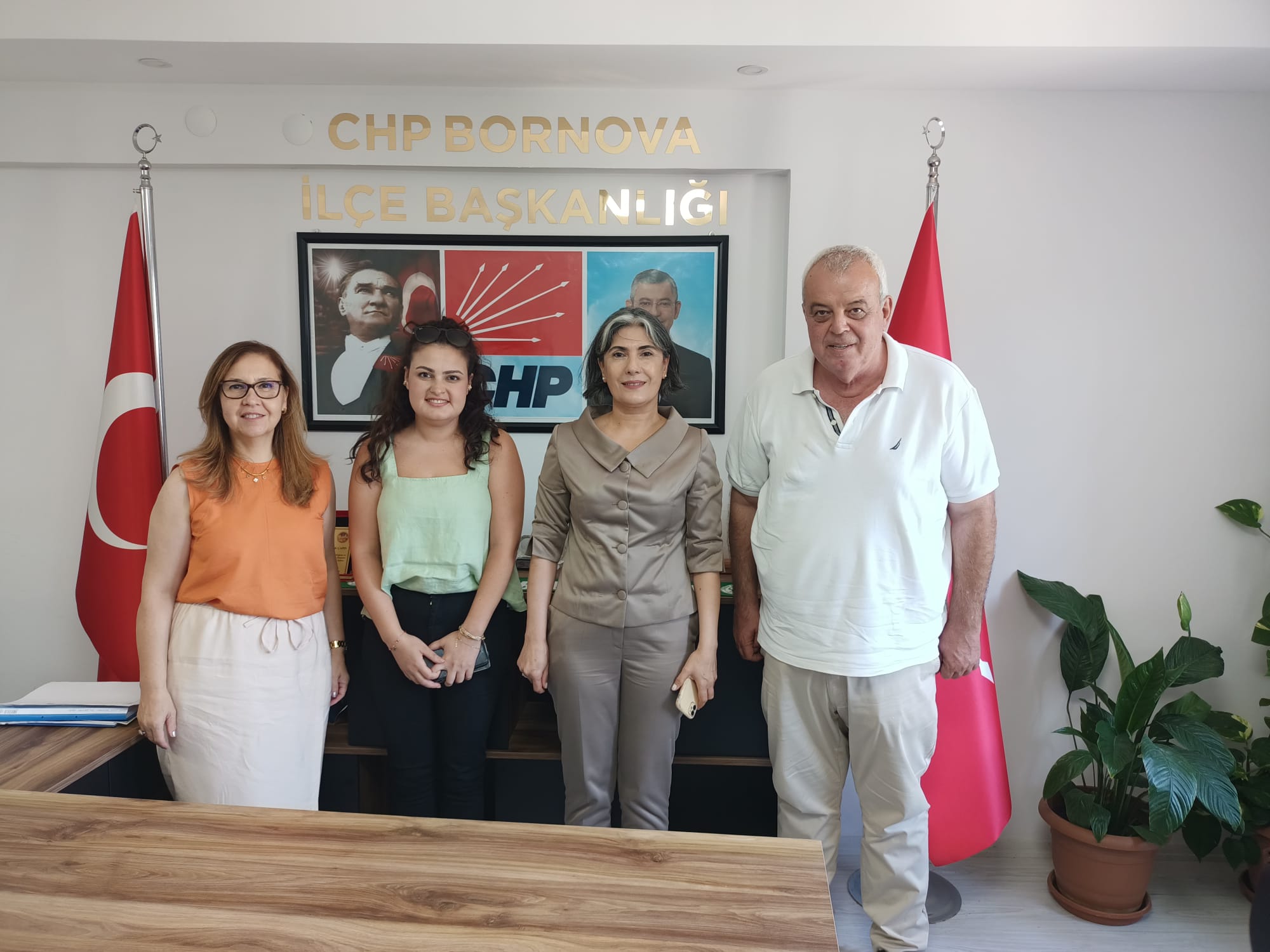 CHP Kadın Kolları Genel Başkan Adayı Birsen Bayar; " Gördüğümüz her yanlışa bu yanlıştır diyeceğiz"