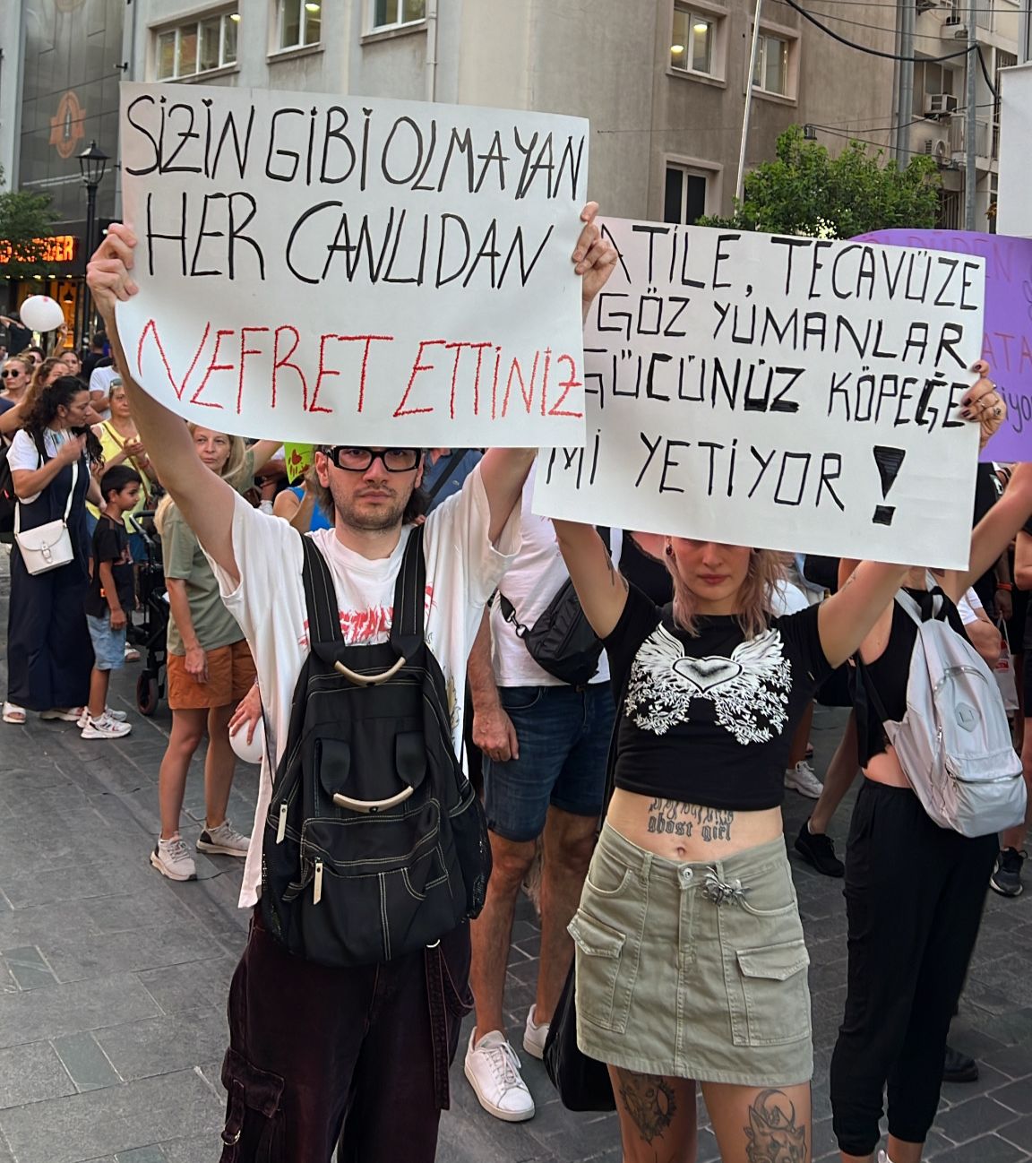 Vicdanın Sesi Karşıyaka'da Yükseliyor: Hayvan Katliamına Hayır