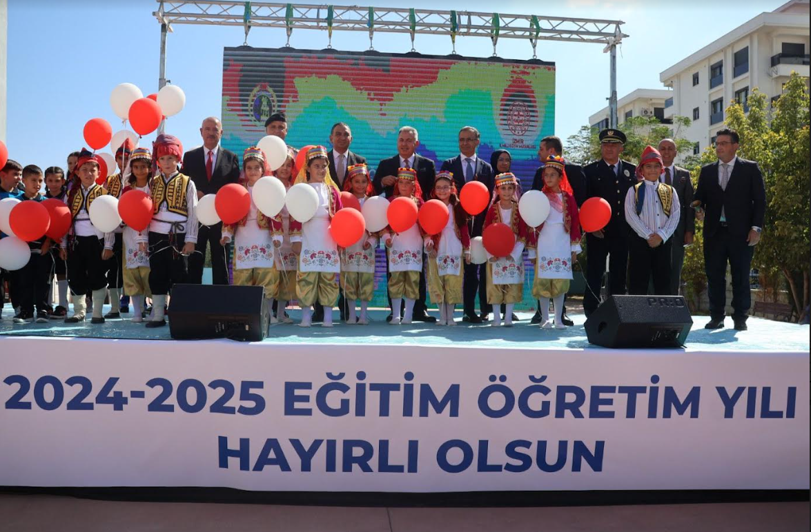 İzmir'de 2024-2025 Eğitim Öğretim Yılı Coşkuyla Başladı