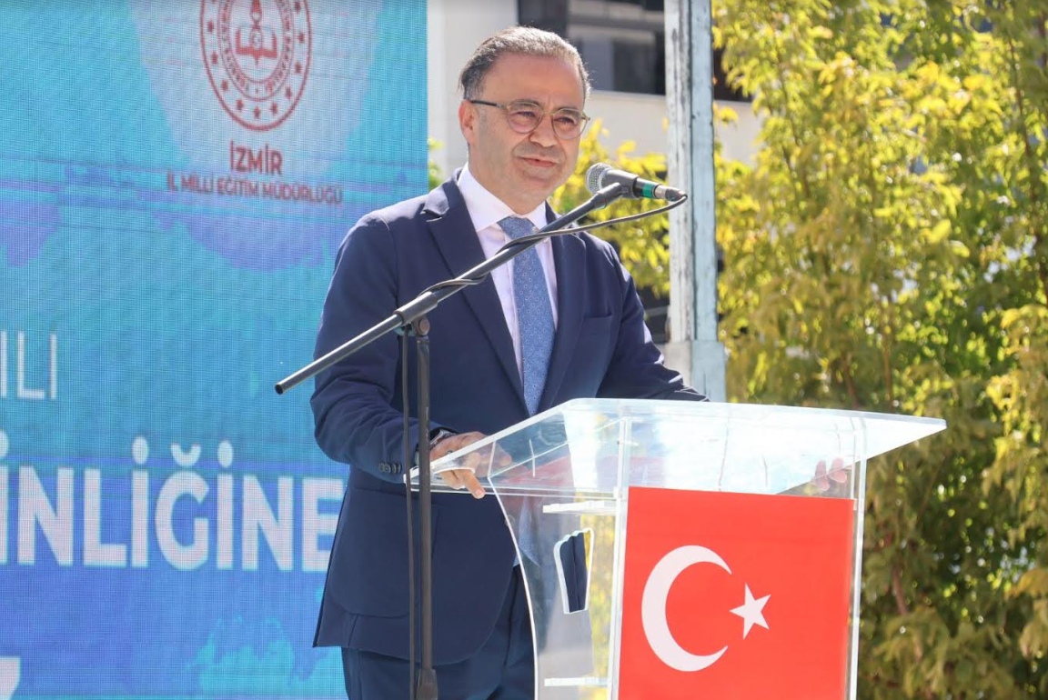 İzmir'de 2024-2025 Eğitim Öğretim Yılı Coşkuyla Başladı