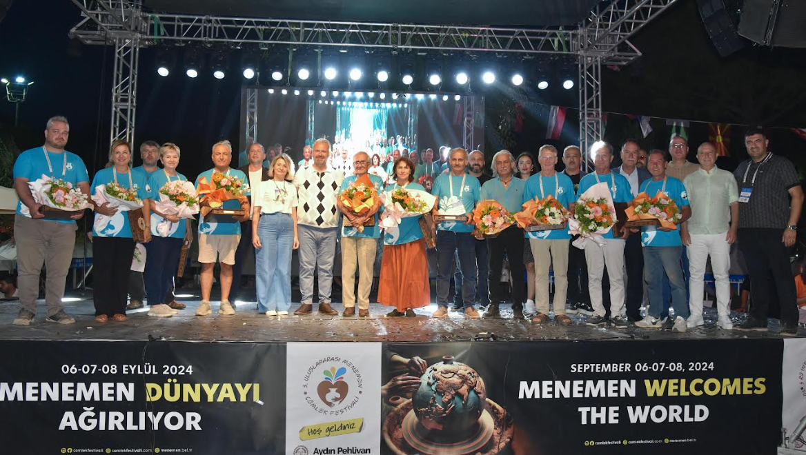 BU GURUR TÜM MENEMEN'İN