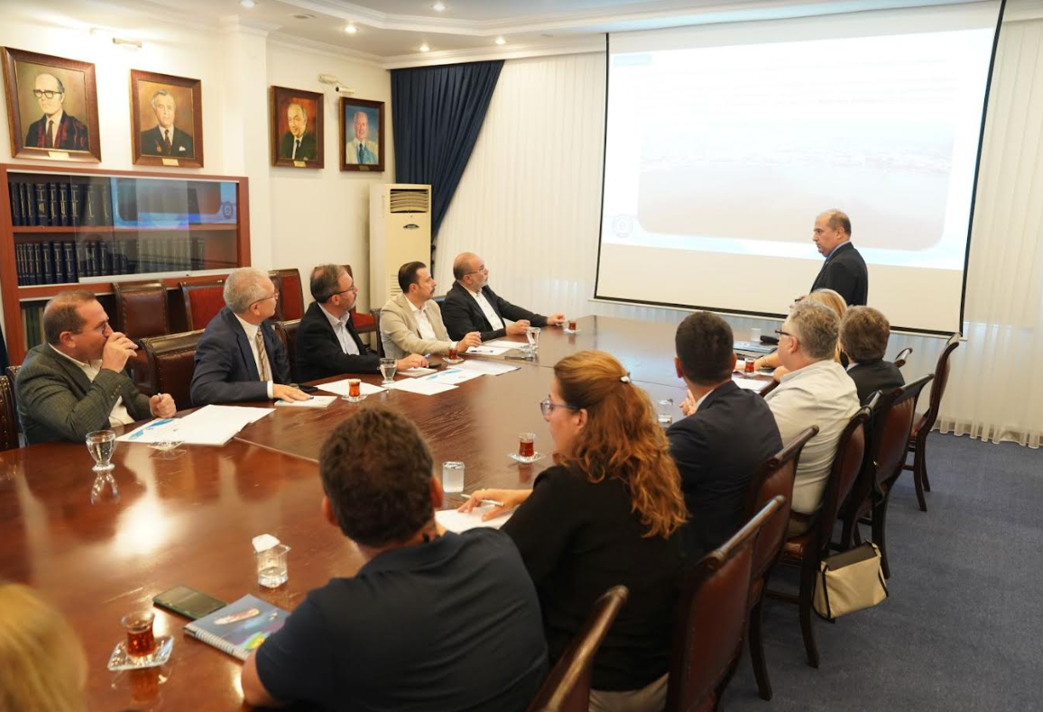 Ege Üniversitesinde İzmir Körfezi'ndeki çevresel sorunların çözümü ile ilgili toplantı yapıldı