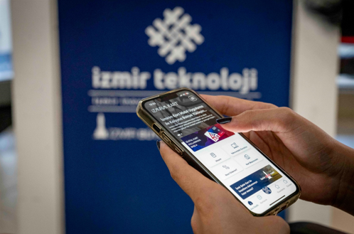 Büyükşehir’den öğrencilere “Dijital İzmirim Kart” kolaylığı