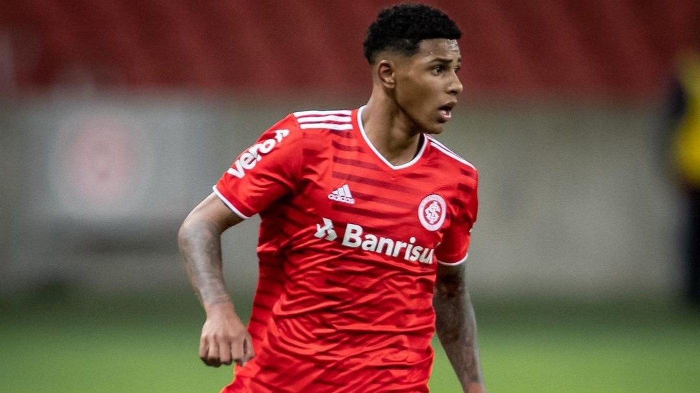 Ünlü futbolcu, kızının babası olmadığını eski karısının yaptığı paylaşımdan öğrendi