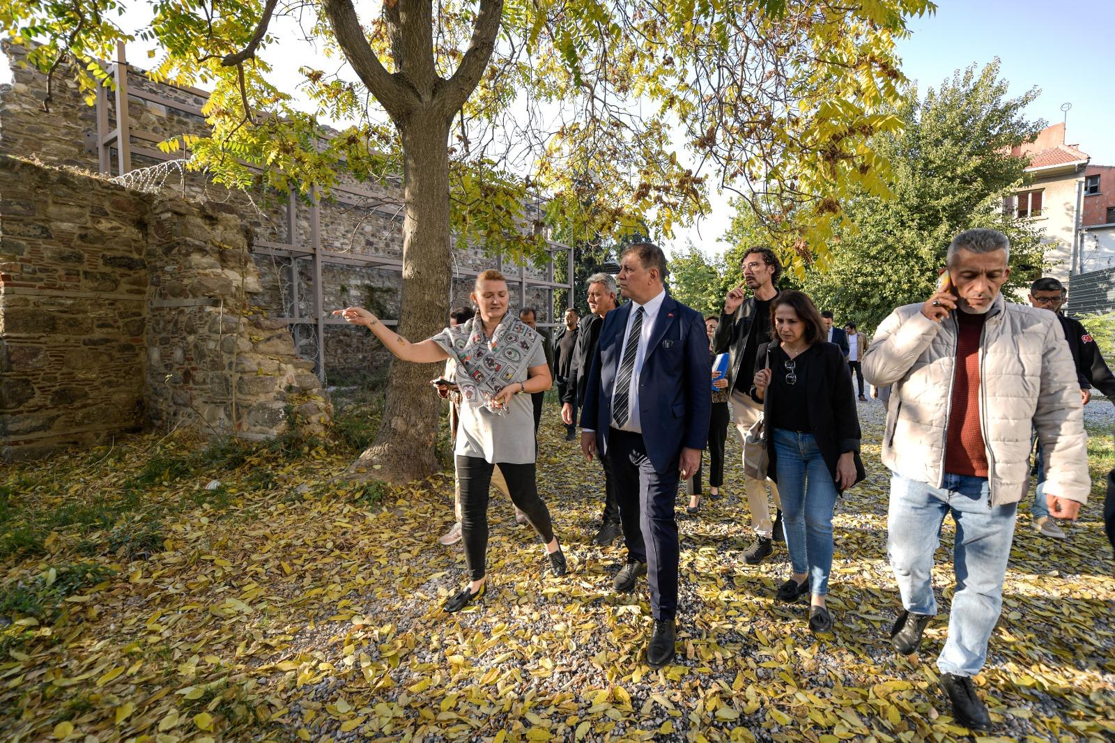 Başkan Tugay: Küçük dokunuşlarla hayatı kolaylaştıracağız