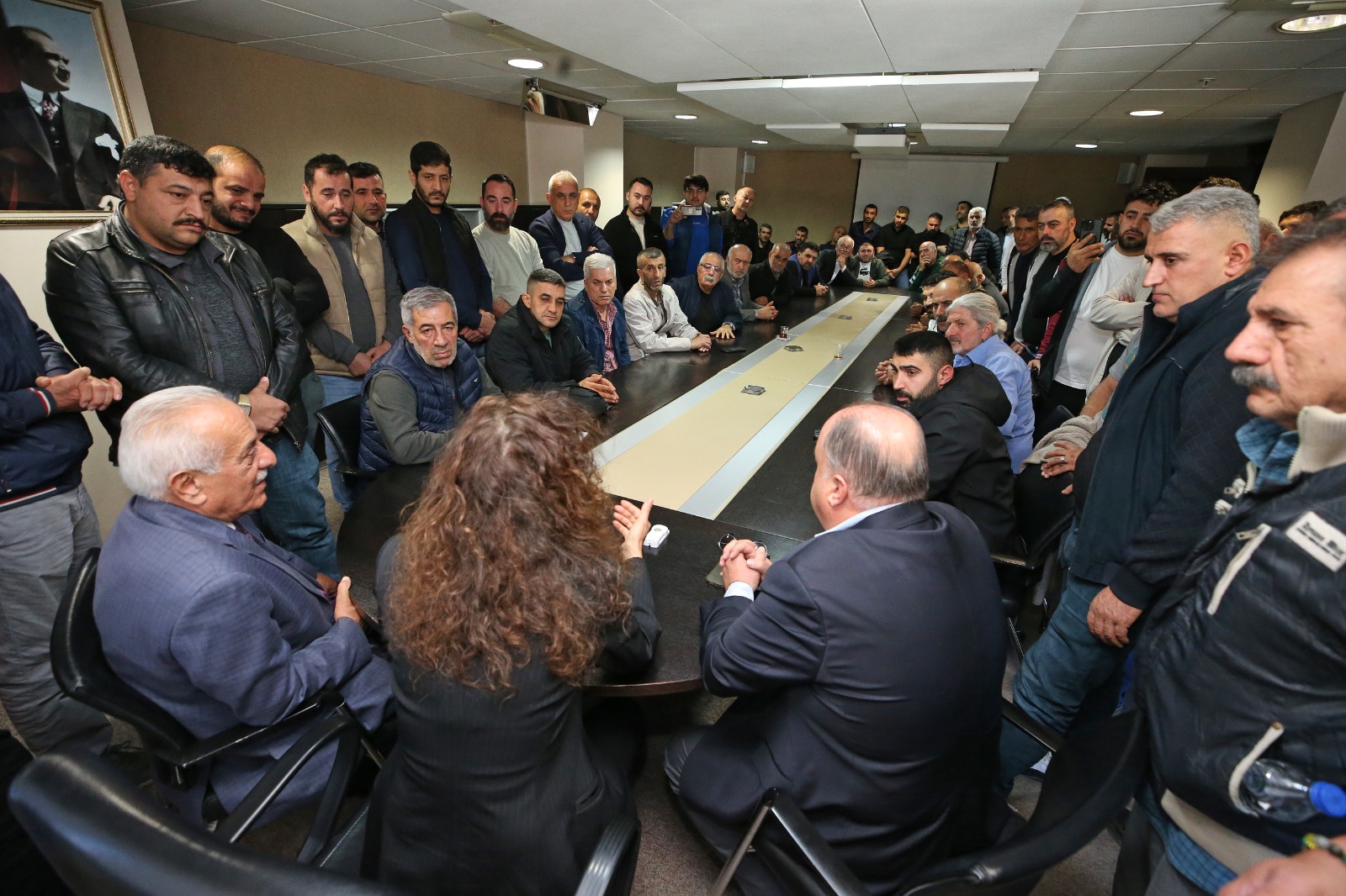 Karşıyaka belediye başkanı,başkan Ünsal pazarcı esnafını konuk etti.