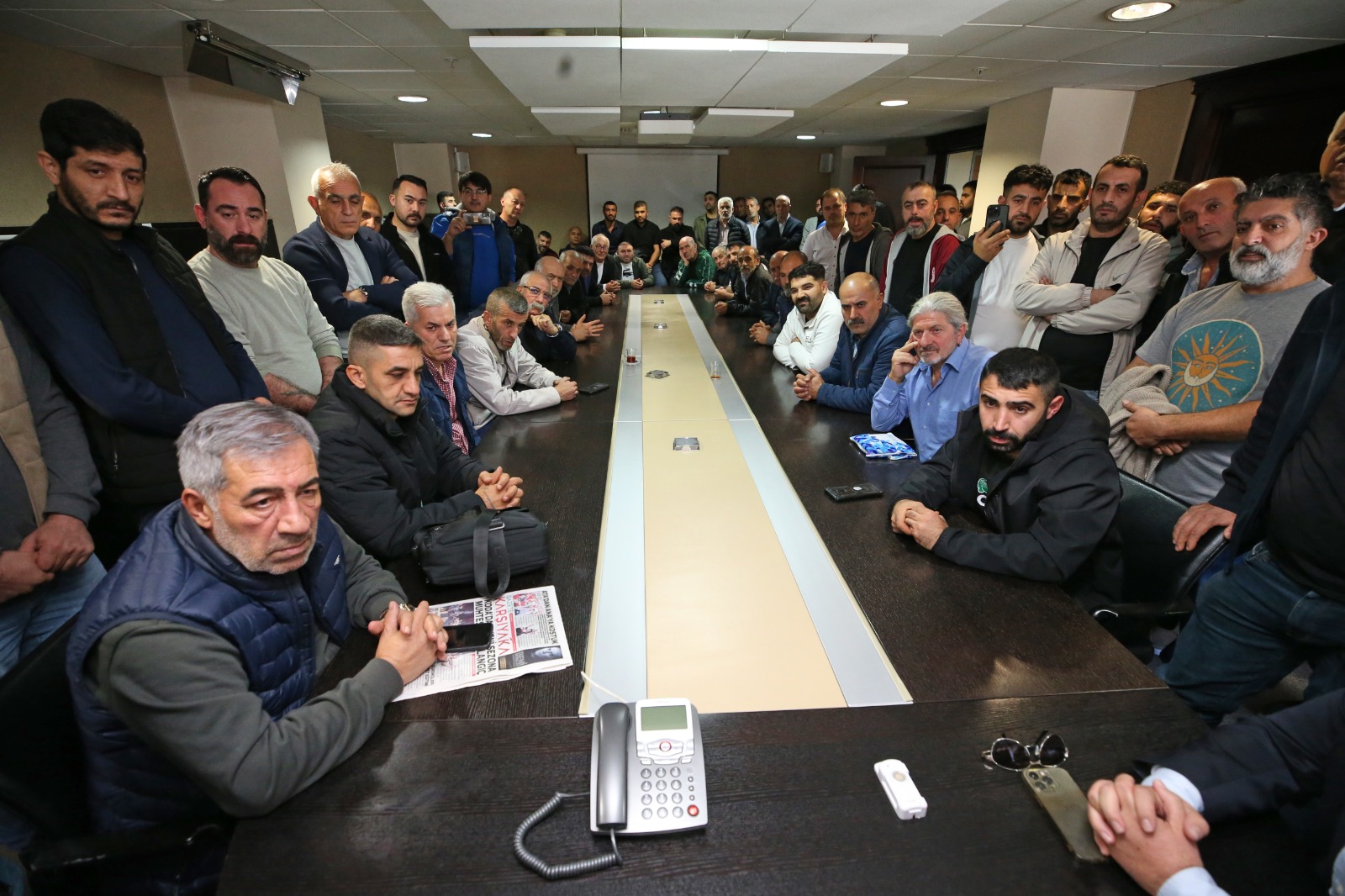 Karşıyaka belediye başkanı,başkan Ünsal pazarcı esnafını konuk etti.