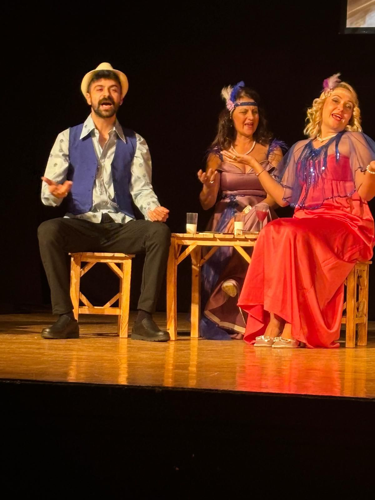 İzmir Aşkına Derneği'nden Anlamlı Gece!