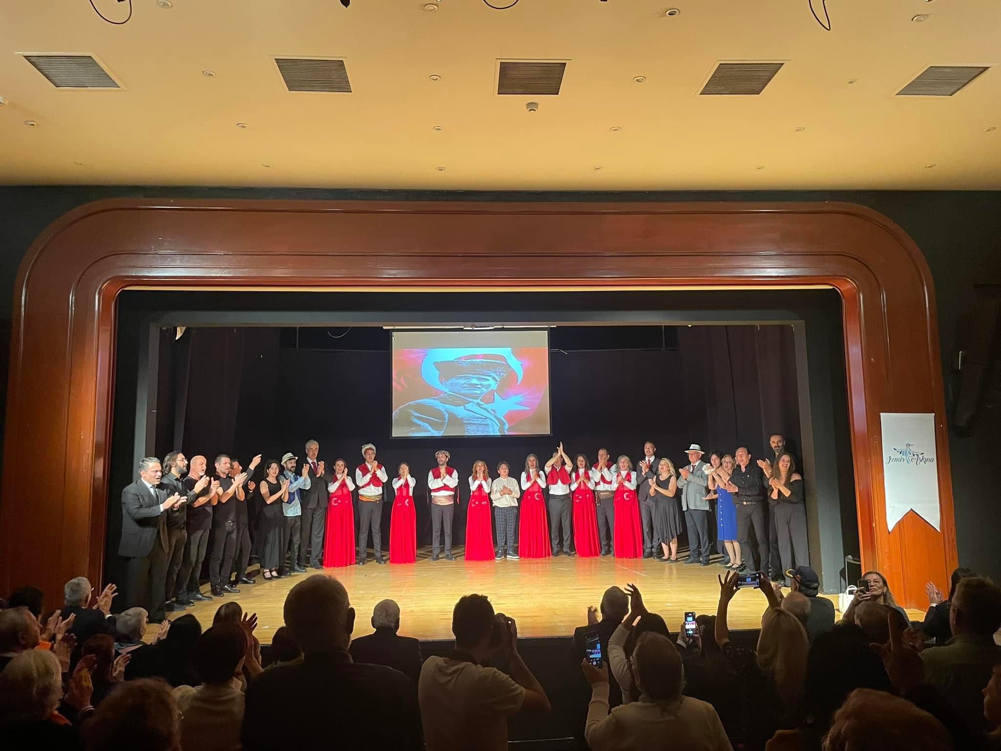 İzmir Aşkına Derneği'nden Anlamlı Gece!