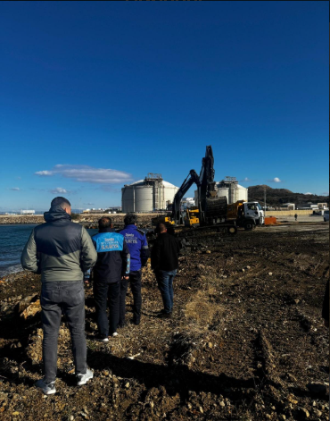 Tehlikeli atıkların kazı ve taşıma işlemi durduruldu