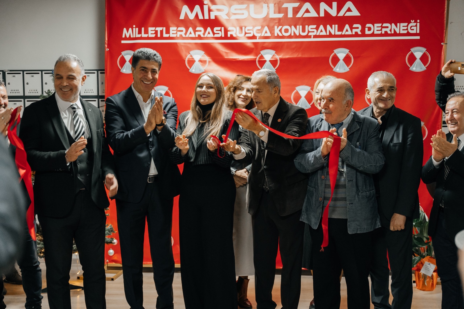 "MİRSULTANA" Kuruluş Yıl Dönümünü Yeni Ofisinde Kutladı!