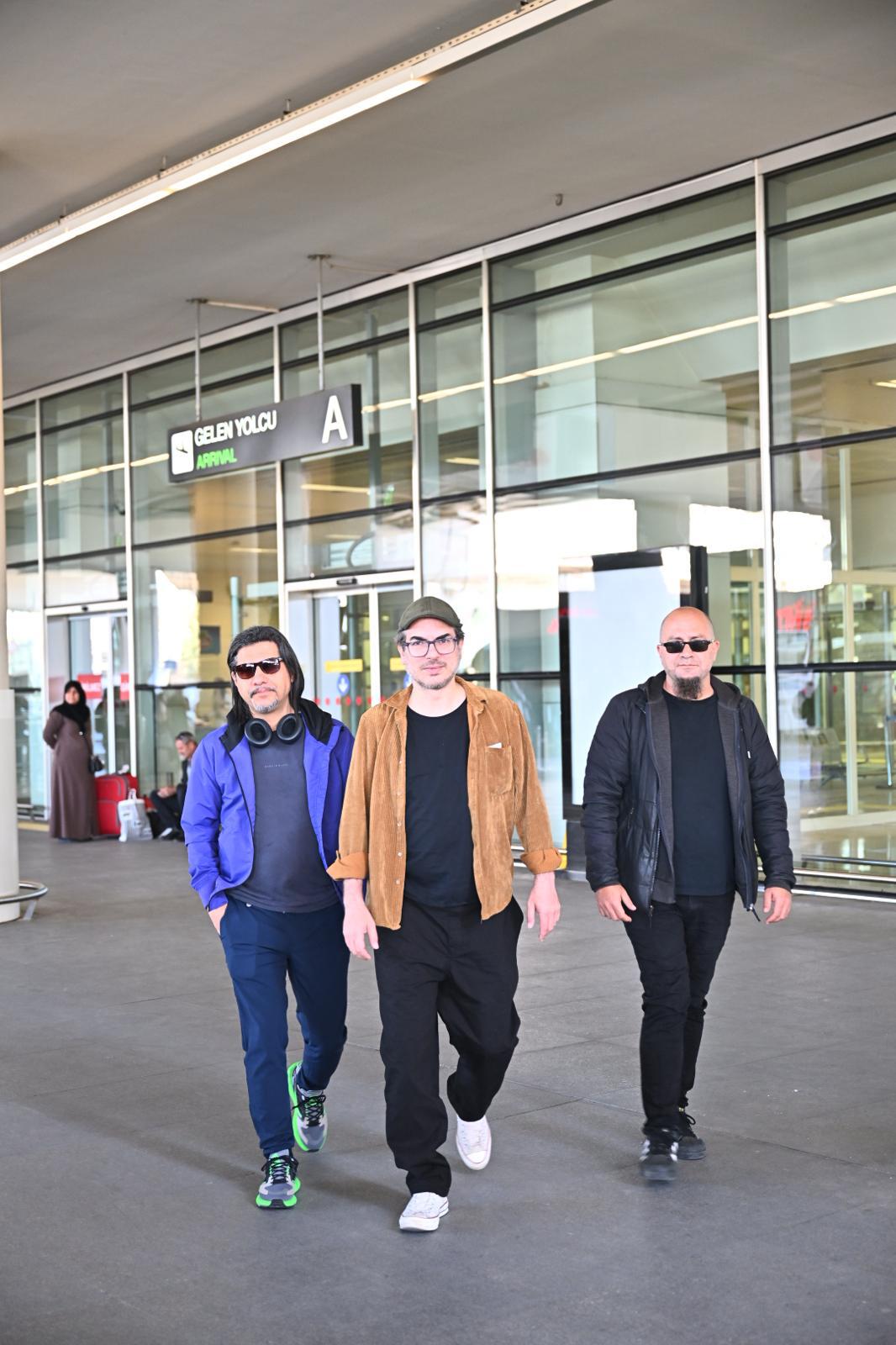 mor ve ötesi İzmir’de!