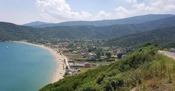 Burası ne Çeşme ne de Urla: Pırıl pırıl deniz kenarında yemyeşil huzurlu bir köy
