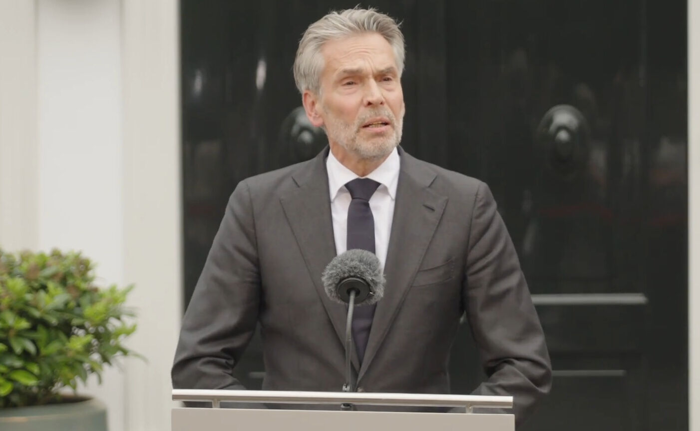 Türk ve İslam düşmanı Wilders çekildi, Hollanda'da hükümet düştü, Başbakan istifa etti