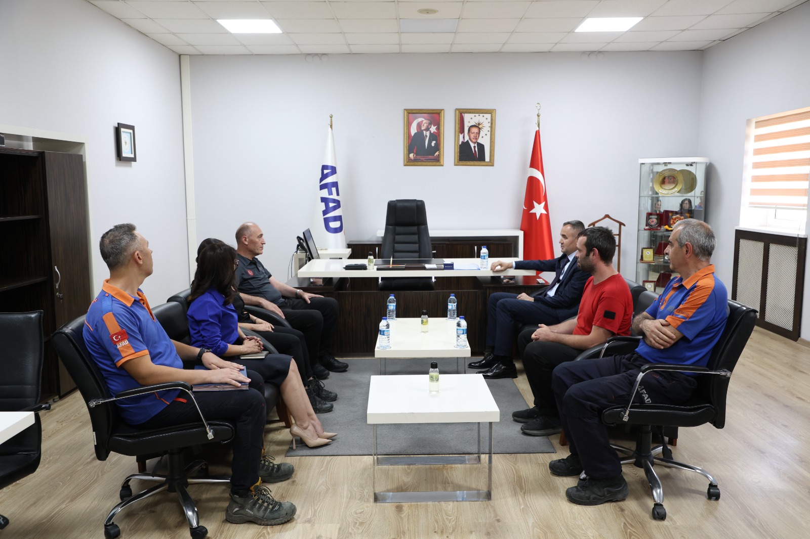 Türkiye’de bir ilk: Arama köpeği AFAD’a teslim edildi