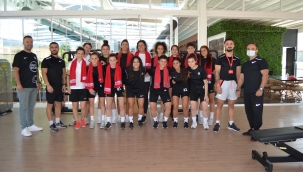 Altaylı kadın futbolcular Mistral Carrera’da çalıştı