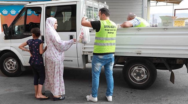 Bayraklı&#039;da 2 bin 648 aileye gıda yardımı