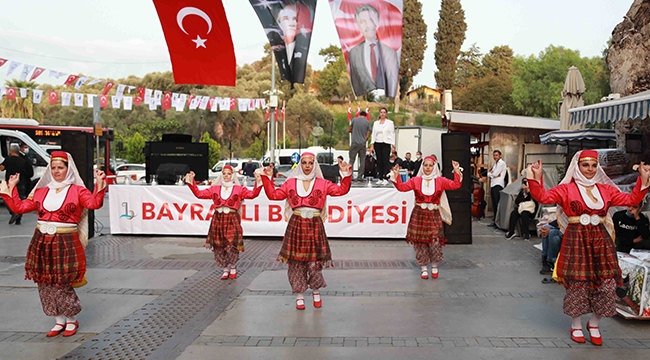 Bayraklı&#039;da &#039;Cumhuriyet Bayramı&#039; etkinliklerle kutlandı