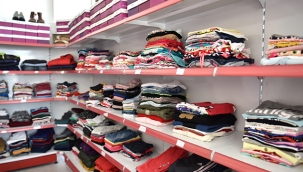 Bornova’da ihtiyaç sahiplerine giysi desteği