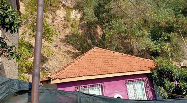 Evi hasar gören aileye Büyükşehir’den yardım eli