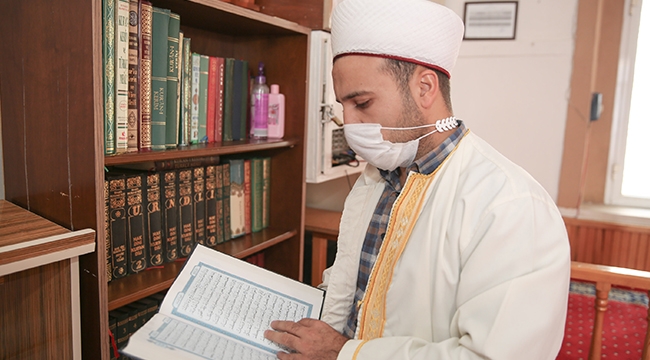 İşitme engelli cemaat için işaret dili öğrenmeye başladı