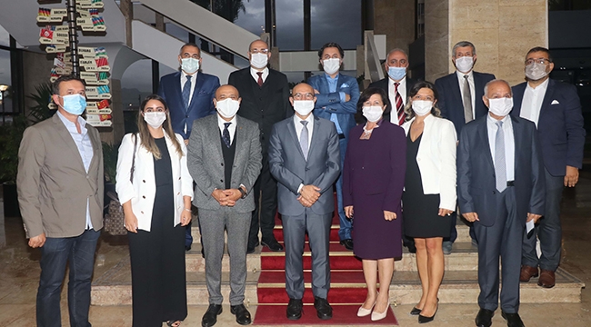 İZSİAD’dan İBB kampanyasına 100 tablet