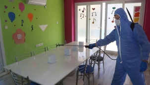 Karabağlar’da yüz yüze eğitim okulları dezenfekte ediliyor