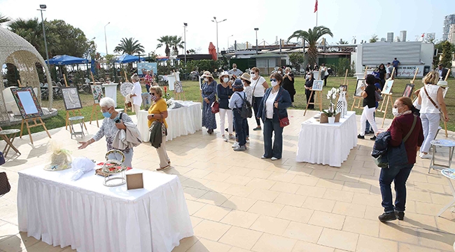 Karşıyakalı 40 kadından mozaik sergisi