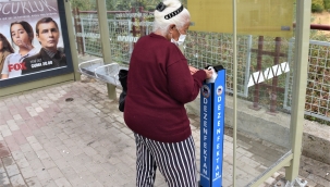 Kemapaşa Belediyesi’nden okullara ve duraklara dezenfektan standı