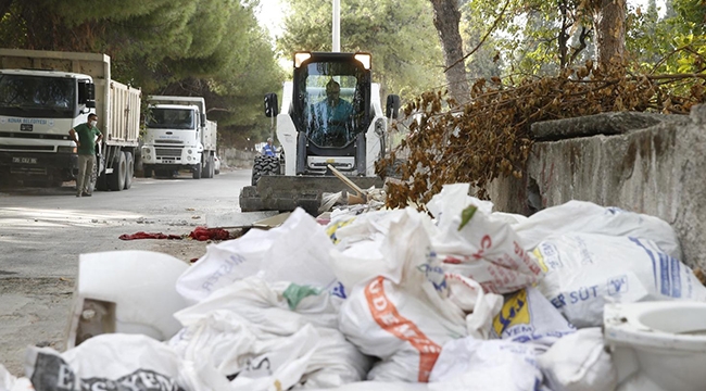 Konak’ta 7/24 molozla mücadele