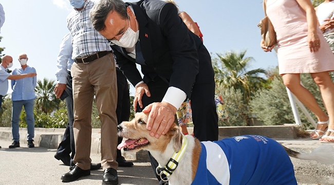 Konak’ta can dostlara 4 Ekim sürprizi